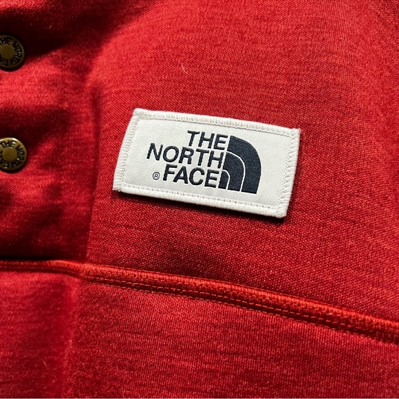North Face Pullover with Half Button - Picture 3 of 4